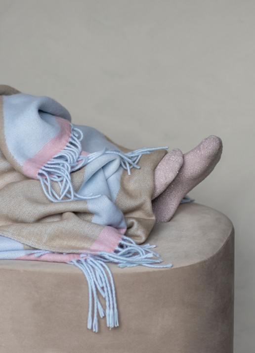 Mette Ditmer Gallery plaid170 x 125 cm - detail 4 zand