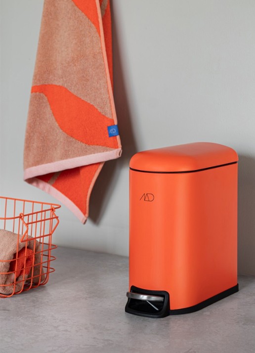 Mette Ditmer Mini-Walther pedaalemmer 5 liter - voorkant 3 oranje