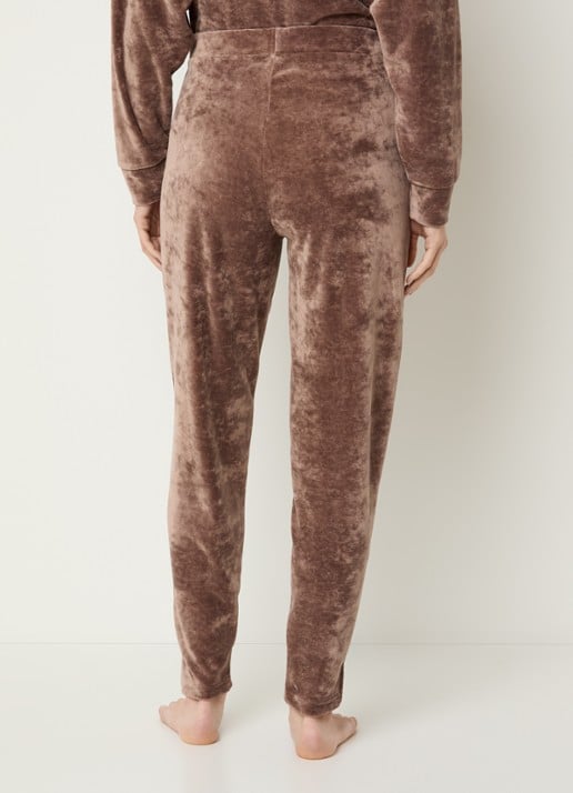Mey Pyjamabroek van fluweel met steekzakken - achterkant 2 lichtbruin