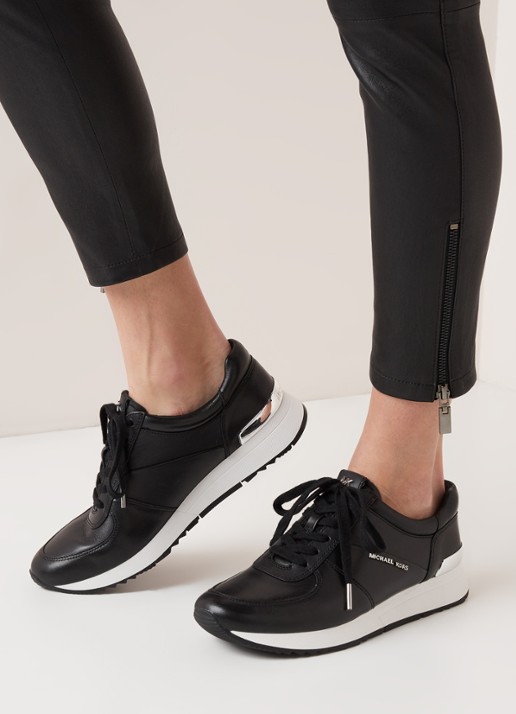 Michael Kors Allie sneaker van leer - voorkant 2 zwart