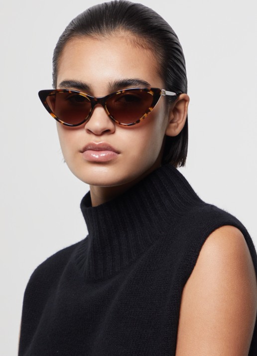 Michael Kors Harbour Island zonnebril MK2195U - voorkant 5 donkerbruin