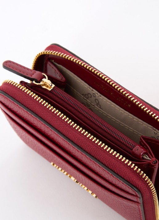 Michael Kors Jet Set Small portemonnee van leer - detail cranberryrood