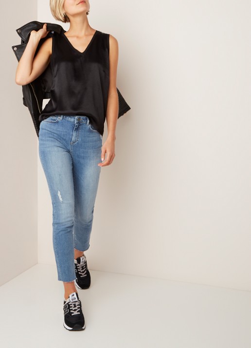 Mint Velvet Mint Velvet Mid waist straight fit jeans met gerafelde zoom - voorkant 2 indigo