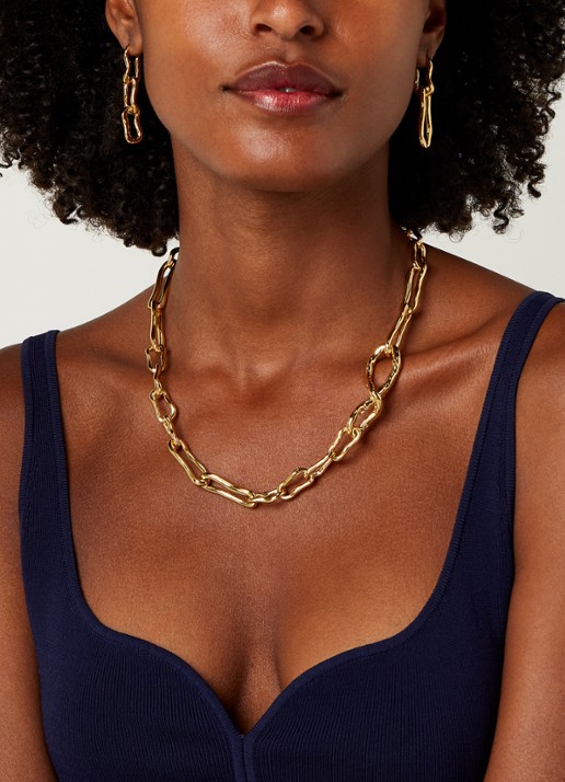 Missoma Molten Ovate oorringen verguld - detail goud
