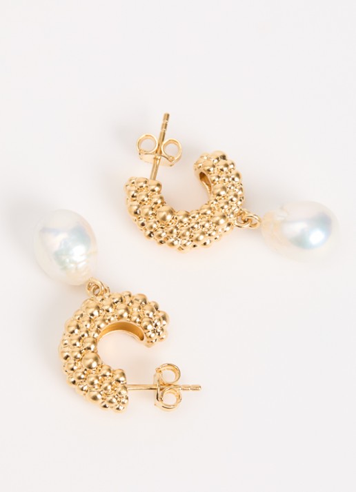 Missoma Pearl Baya oorstekers verguld - detail goud