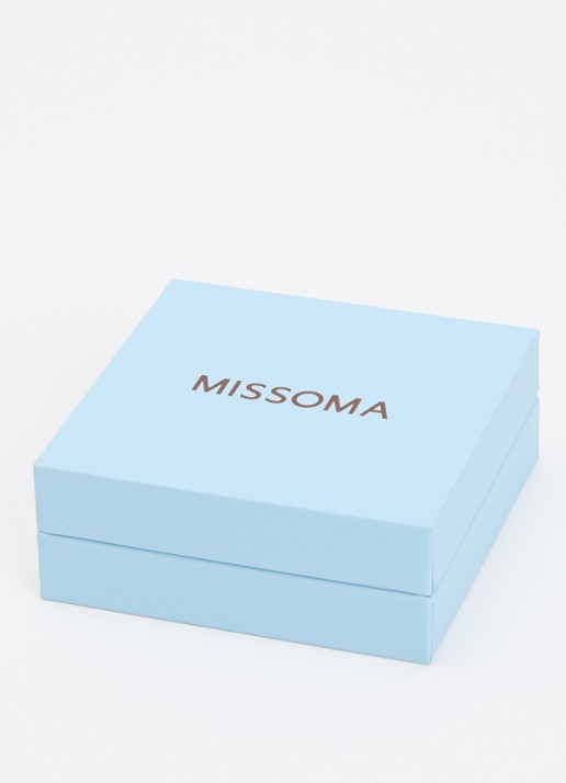 Missoma Pearl Baya oorstekers verguld - detail 4 zilver
