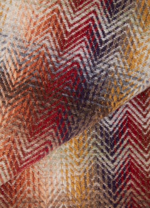 Missoni Montgomery plaid in wolblend 130 x 190 cm - detail steenrood