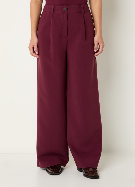 Modström Gale high waist straight fit pantalon met steekzakken en persplooi - detail 2 donkerrood