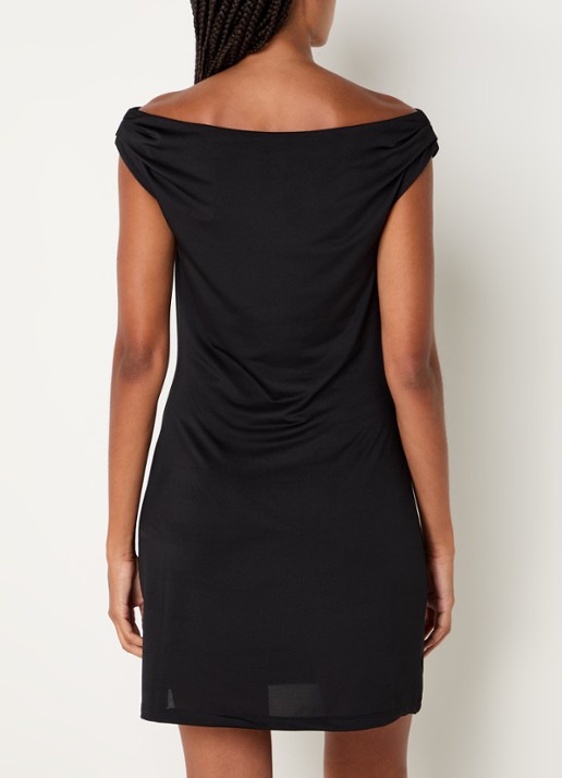 Modström Hima off shoulder mini jurk van satijn - achterkant zwart