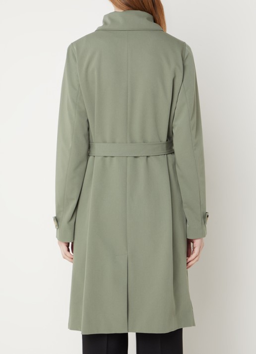 Modström Hiro trenchcoat met dubbele knopenrij en strikceintuur - achterkant legergroen