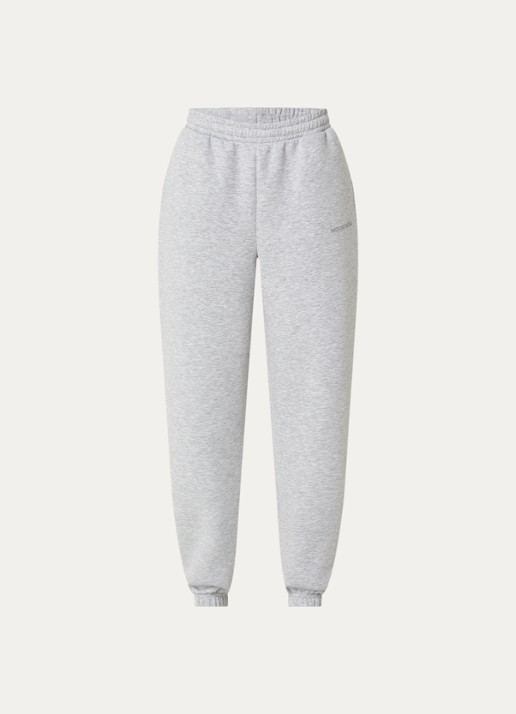 Modström Tia high waist tapered fit joggingbroek met logo en steekzakken - voorkant 3 grijsmele