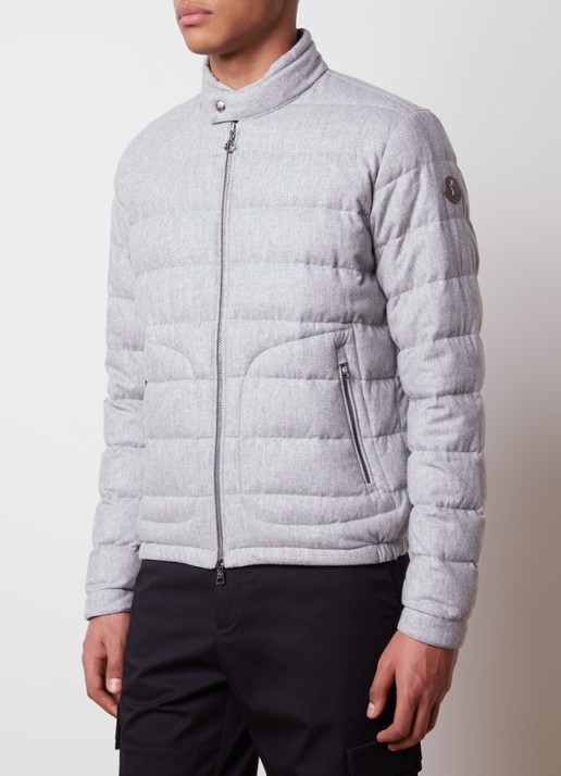 Moncler Acorus gewatteerd jack in kasjmierblend met donsvulling