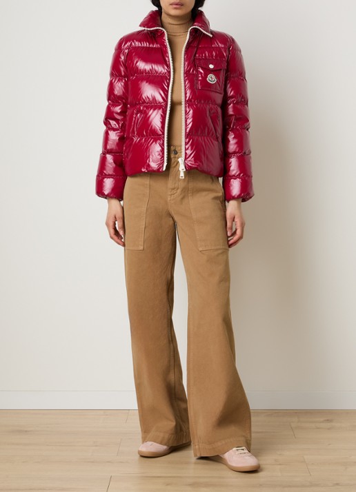 Moncler Andro pufferjack met donsvulling en afneembare capuchon - voorkant 3 kersenrood