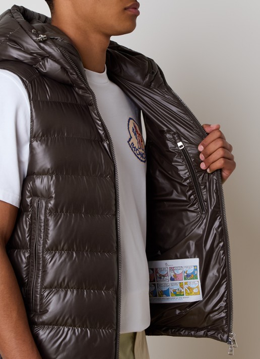 Moncler Barant gewatteerde bodywarmer met logo - detail 3 lichtbruin