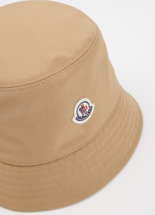 Moncler Bucket hoed met logoborduring - detail camel