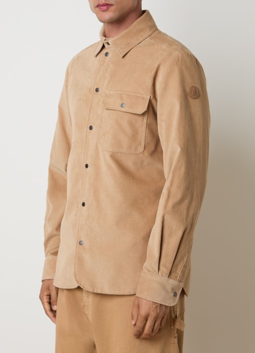 Moncler Camicia regular fit overhemd van corduroy met borstzak - detail 4 zand
