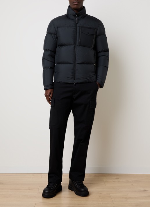 Moncler Chinon puffer jack met borstzak en donsvulling - voorkant 2 zwart