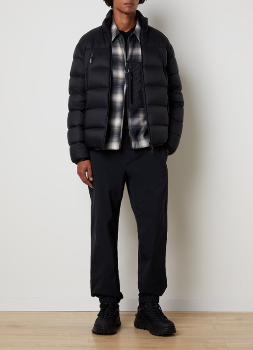 Moncler Dalalven puffer jack met donsvulling en opbergbare capuchon - voorkant 2 zwart