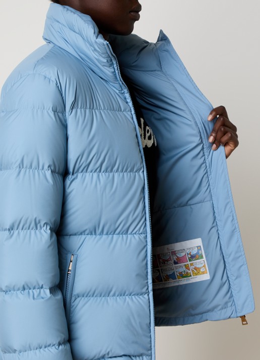Moncler Dourbe puffer jack met donsvulling en logo - detail 3 lichtblauw