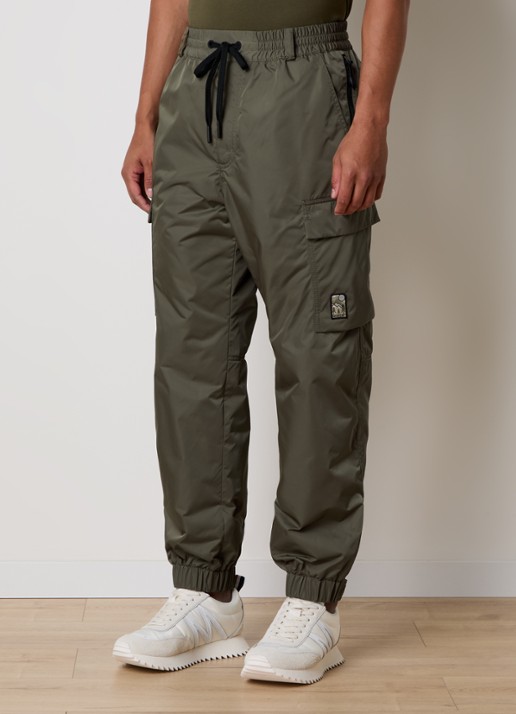 Moncler Gabardine tapered fit cargobroek met glanzende finish