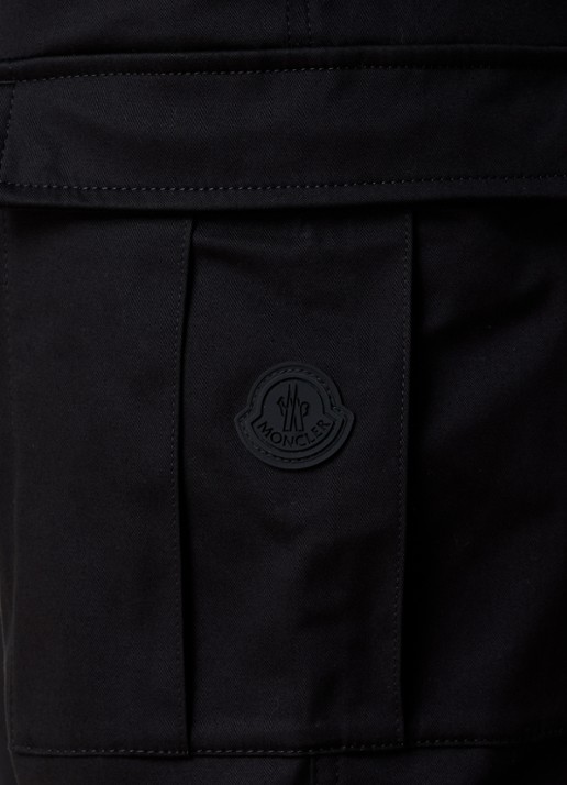 Moncler Gabardine tapered fit cargobroek met logo - detail 5 zwart