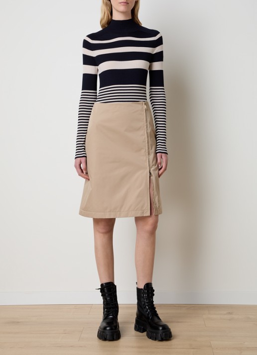 Moncler Gonna mini kokerrok met logo - voorkant 3 beige