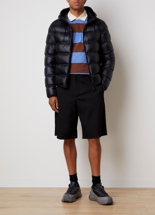 Moncler Guadiana puffer jack met donsvulling en capuchon - voorkant 6 zwart