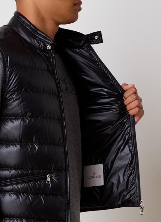 Moncler Gui gewatteerde bodywarmer met donsvulling en logo - detail 2 zwart