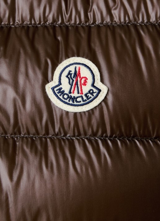 Moncler Gui gewatteerde bodywarmer met donsvulling en logo - detail 5 bruin
