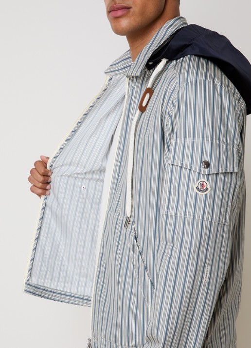 Moncler Havas windjack met streepprint en afneembare capuchon - detail 3 blauwgrijs