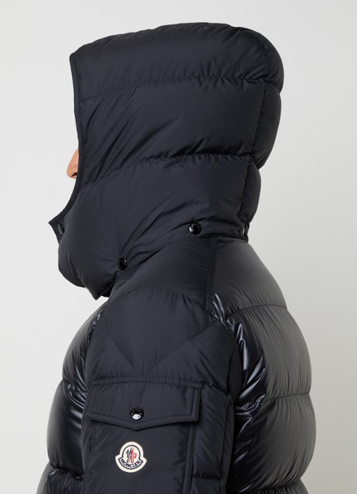 Moncler Maya puffer jack met donsvulling en afneembare capuchon - detail 3 zwart