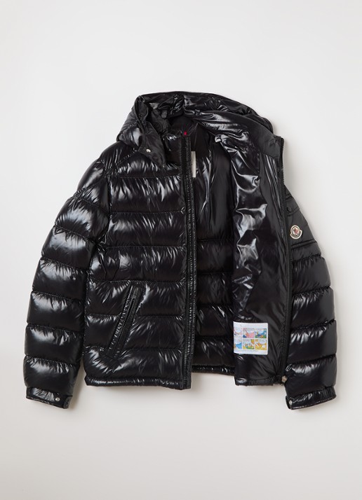 Moncler Maya puffer jack met donsvulling - voorkant 2 zwart