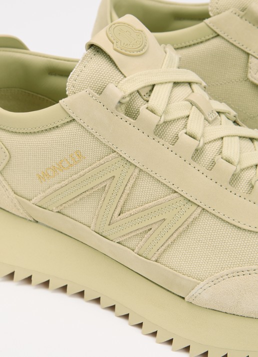 Moncler Pacey2 sneaker met suède details en logo - detail 4 gebroken wit