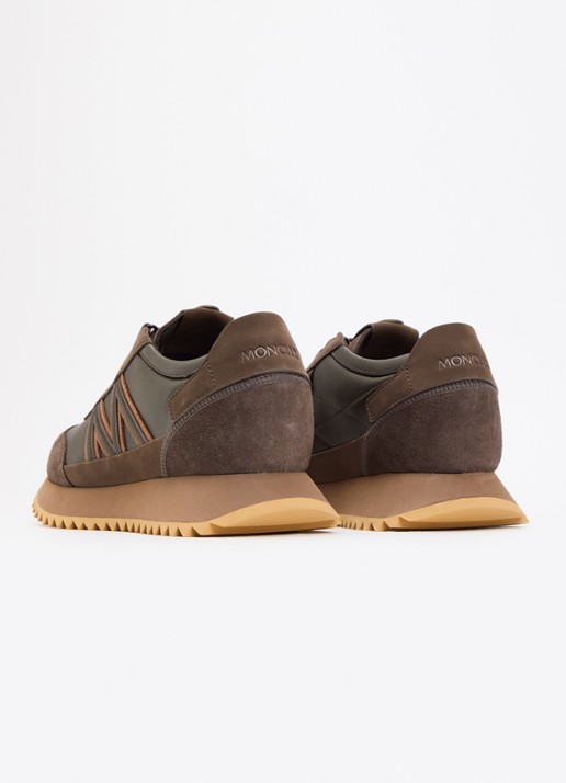 Moncler Pacey2 sneaker van nubuckleer en details van suède - achterkant bruin