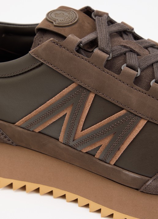 Moncler Pacey2 sneaker van nubuckleer en details van suède - detail 5 bruin