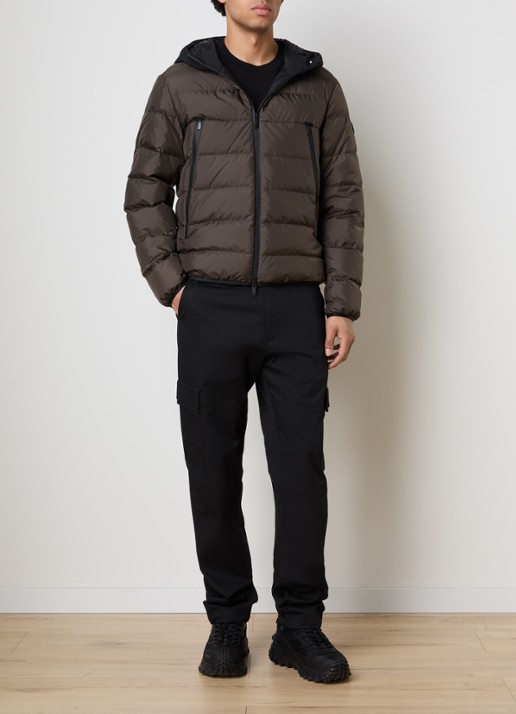 Moncler Puffer jack met donsvulling en capuchon - voorkant 2 donkerbruin