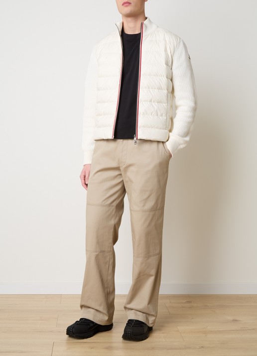 Moncler Ribgebreid vest met gewatteerd voorpand en donsvulling - voorkant 3 gebroken wit