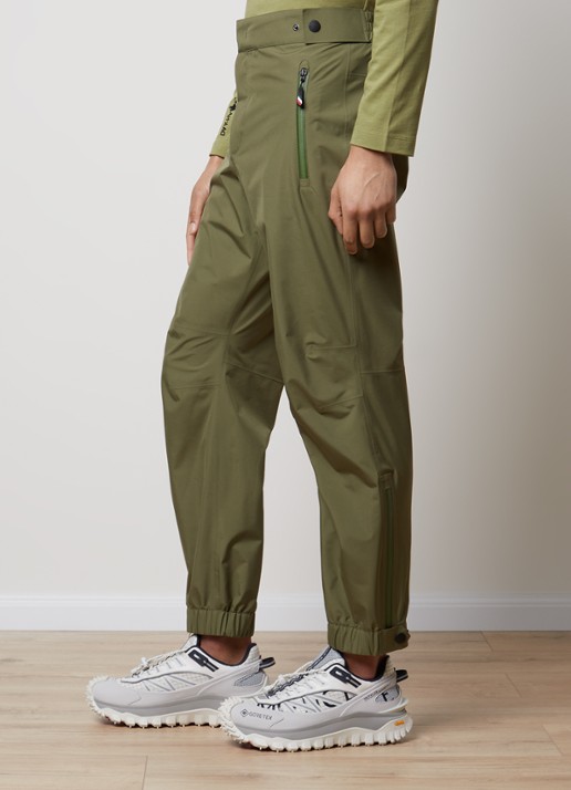 Moncler Slim fit trackpants met ritszakken - detail 4 mosgroen