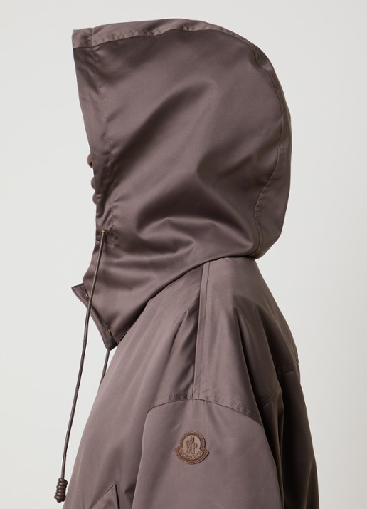 Moncler Softshell bomberjack met steekzakken en glanzende finish - detail 2 taupe