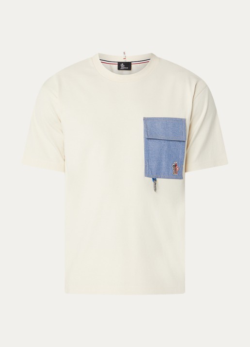 Moncler T-shirt met borstzak en logo - voorkant 4 beige