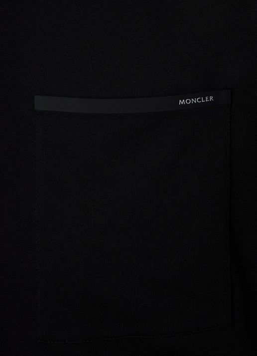 Moncler T-shirt met borstzak en logo - detail 2 zwart