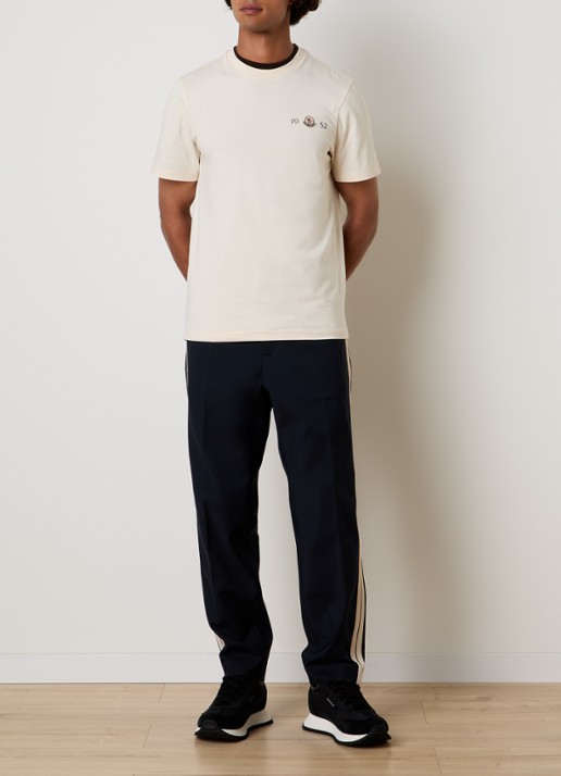 Moncler T-shirt met logoborduring - voorkant 2 creme
