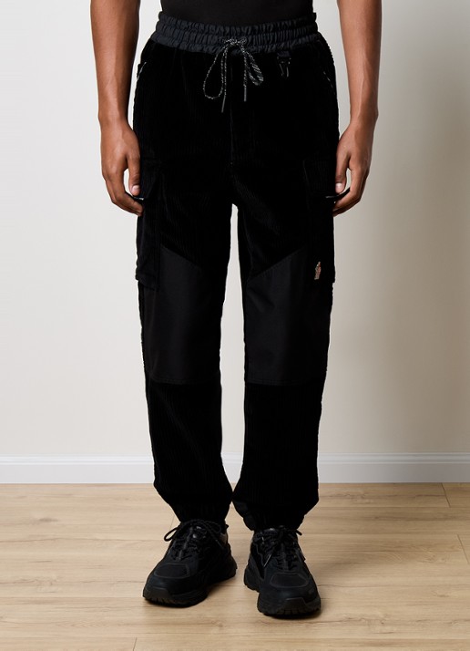 Moncler Tapered fit cargobroek met logoborduring
