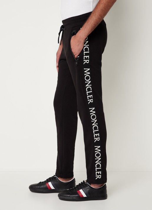 Moncler Tapered fit trackpants met logoborduring en ritszakken - detail 5 zwart