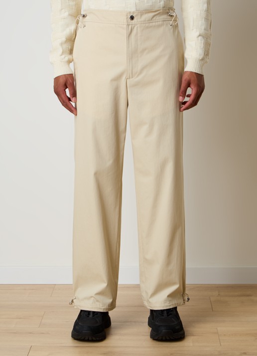 Moncler Wide fit chino met logoborduring en steekzakken