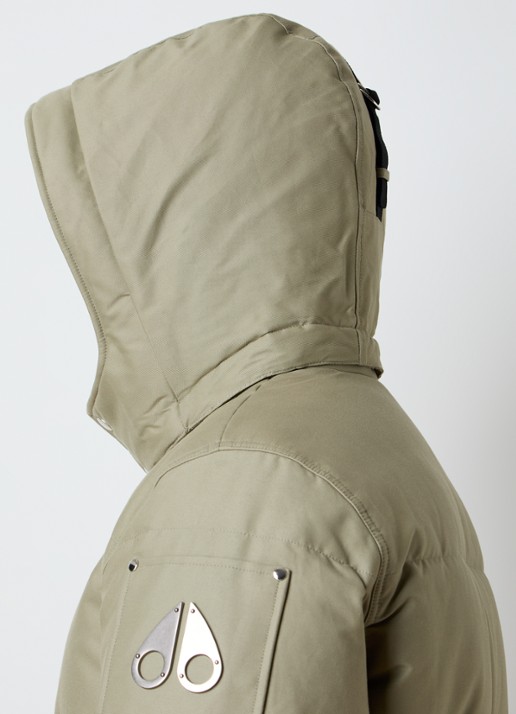 Moose Knuckles Forrestville puffer jack met donsvulling en afneembare capuchon - detail 4 khaki