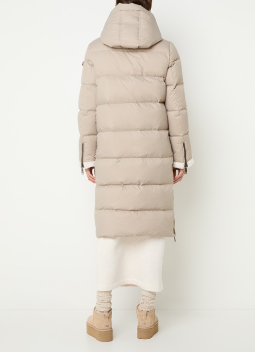 Moscow Xenia longline puffer jas met donsvulling en details van teddy - achterkant taupe