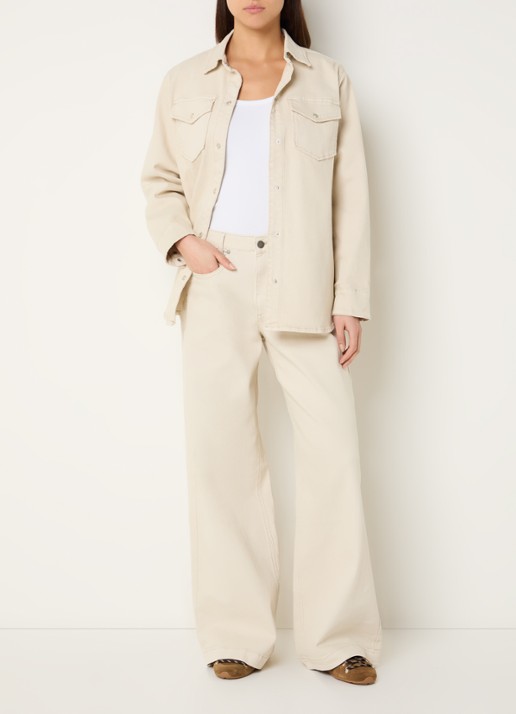 My Essential Wardrobe Dagmar blouse van denim met borstzakken - voorkant 4 beige