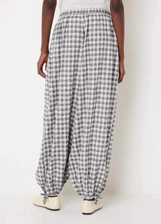 Neo Noir Roxane high waist balloon fit broek met ruitdessin en steekzakken - achterkant 2 zwart