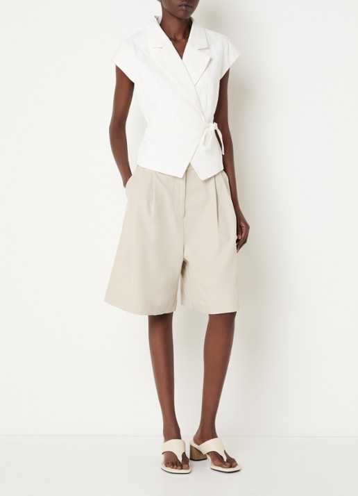 Neo Noir Salima gilet met strikceintuur - voorkant 2 gebroken wit